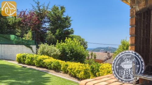Lloret de Mar Villa Sleeps 12 Pool Wifi