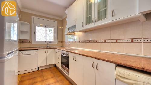 Lloret de Mar Villa Sleeps 6 Pool Wifi