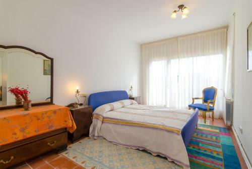 Lloret de Mar Villa Sleeps 6 With Pool And Free Wifi