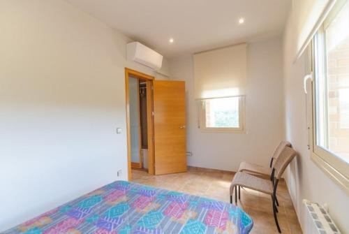 Lloret de Mar Villa Sleeps 8 Pool Air Con Wifi