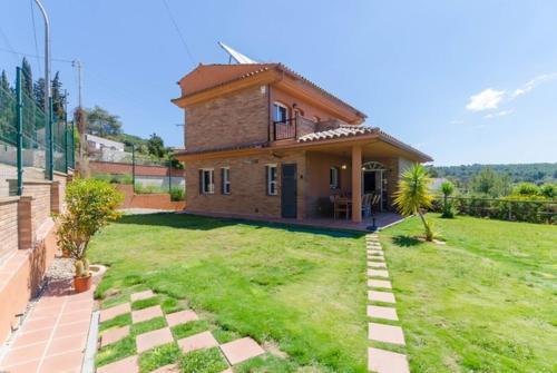 Lloret de Mar Villa Sleeps 10 Pool Wifi