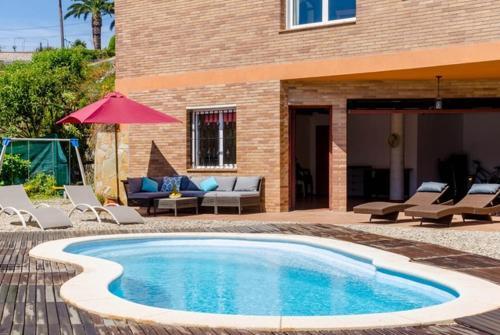 Lloret de Mar Villa Sleeps 10 Pool Wifi