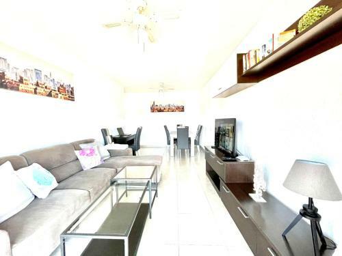 Nice Apartment With Great Views, Los Cristianos