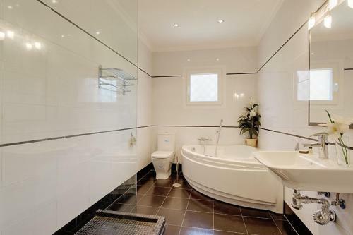 Malaga Villa Sleeps 8 Pool Air Con Wifi T801818