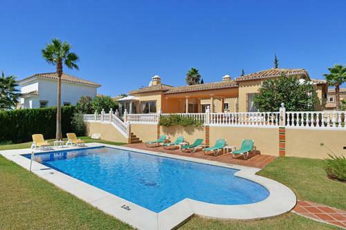 Malaga Villa Sleeps 8 Pool Air Con Wifi T801818