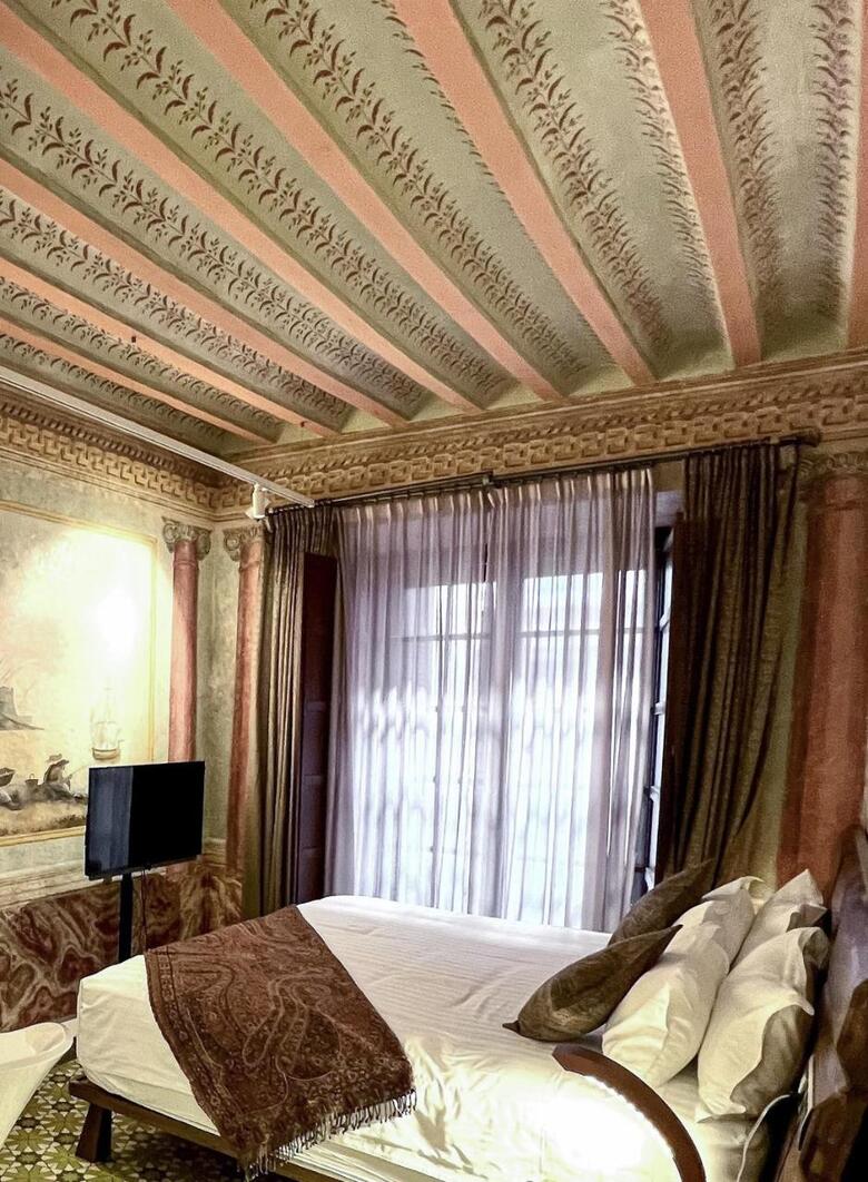 Anahita Boutique Hotel