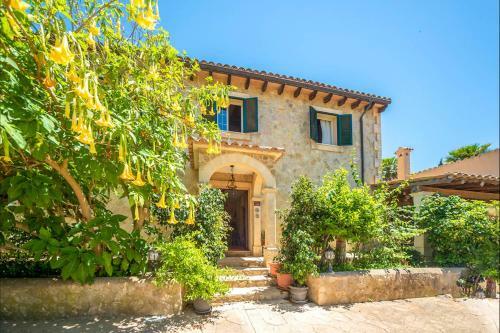 Manacor Villa Sleeps 8 With Pool And Air Con