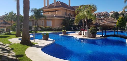 Apartamentos Aloha Hill Club