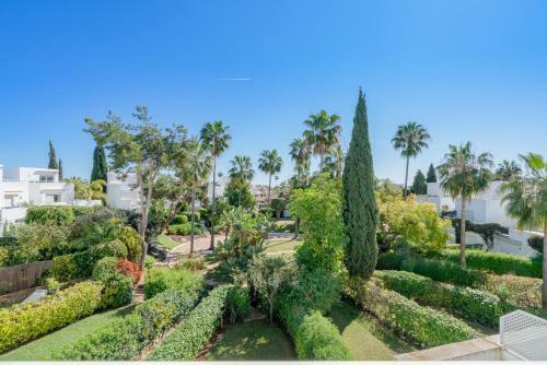 Oleholidays Guadalmina Golf Plaza