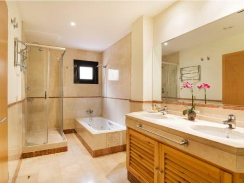 Apartamento de 2 Dormitorios En Las Mimosas