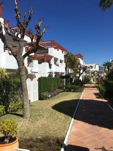 2 Bed Apartment In San Pedro Marbella