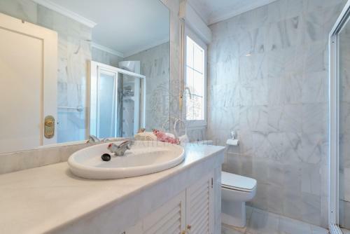 Marbella Center Villa By Dahlia Group