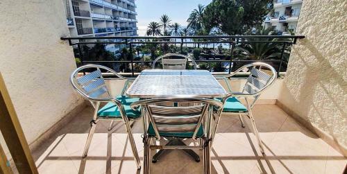 Skol 335. Fantastic Beachfront Apartment Facing South.