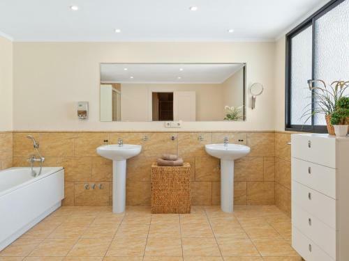 Luxury Villa 6 Puerto Banus