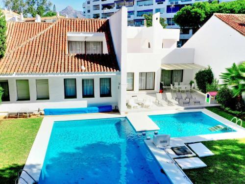 Luxury Villa 6 Puerto Banus