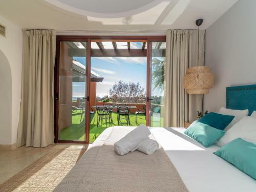 La Alzambra Peaceful Hideaway With Sea Views