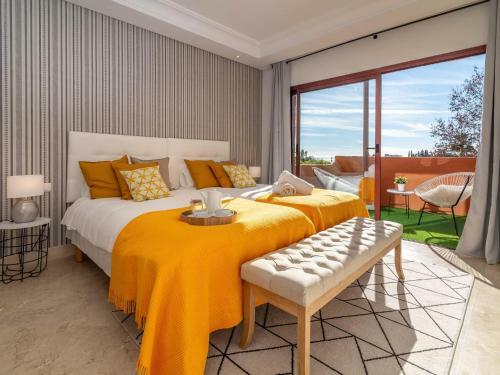 La Alzambra Peaceful Hideaway With Sea Views