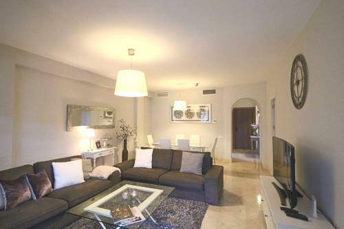 Elegant Apartment In Puerto Banus