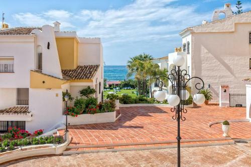 Cabopino Marina Apartment By Rafleys