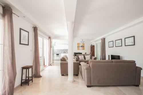 Beach Villa Costanera In Marbella