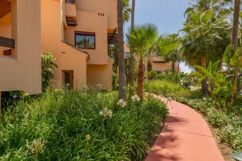 Apartamento de 2 Dormitorios En Bah�a de Alc�ntara