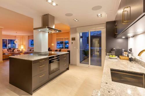 Luxury Heated Pool Villa Jacuzzi Cinema Bbq Sunset