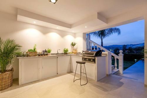 Luxury Heated Pool Villa Jacuzzi Cinema Bbq Sunset