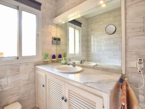 Comfortable Villa In Andalusia With Swimming Pool