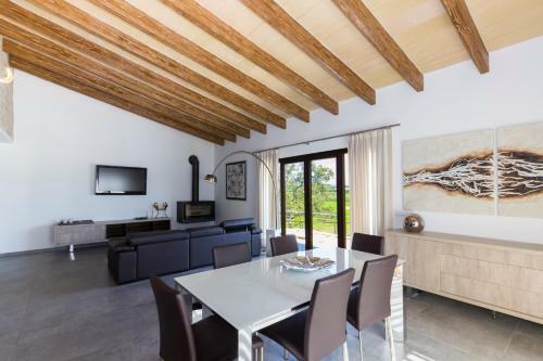 Son Butxaqu� Villa 215