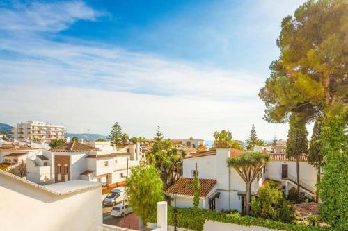 Nerja Villa Sleeps 6 Pool Air Con Wifi