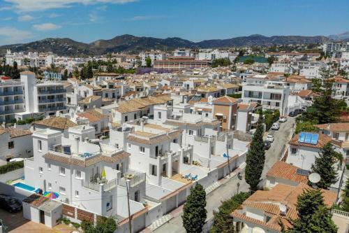 Nerja Paradise Rentals - Villa Perla