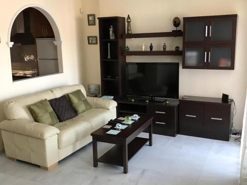 Modern 2 Bedroom Holiday Home