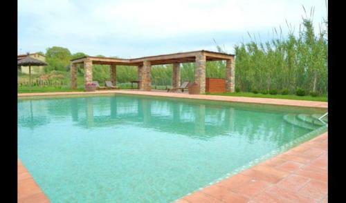 Pals Villa Sleeps 4 With Pool And Air Con