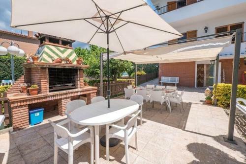 Pineda de Mar Villa Sleeps 10 Pool Wifi