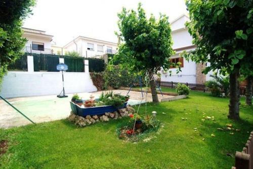 Pineda de Mar Villa Sleeps 10 Pool Wifi