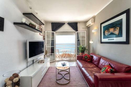 Apartment In Front Of The Beach