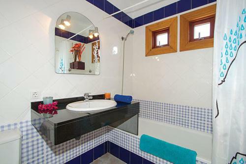 Villa Pechi Bianca Dos - 2 Bedroom Bungalow Villa - Great Value - Private Pool
