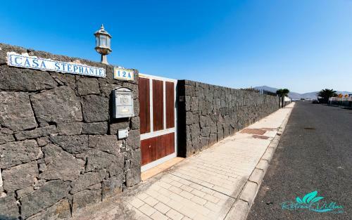 Charming 4-bed Villa In Playa Blanca