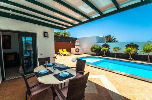 Villa Los Arcos - Lh160 By Villas Now Ltd