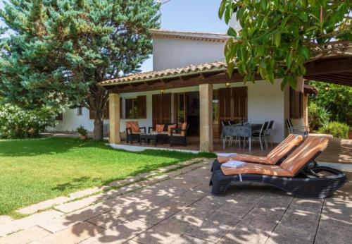 Pollenca Villa Sleeps 6 With Pool Air Con And Wifi
