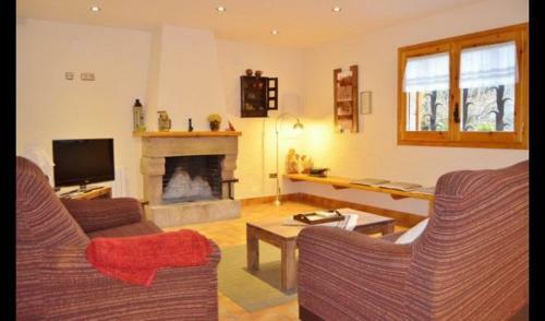 Ponts Villa Sleeps 6 With Pool