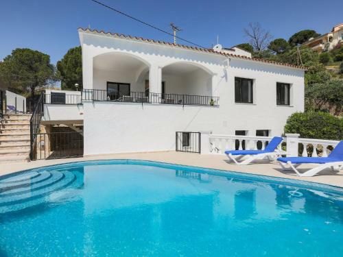 Elegant Villa In Roses With Private Swimming Pool