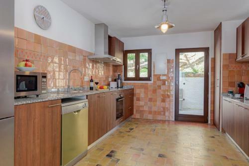 Montiboli Villa Sleeps 6 With Air Con