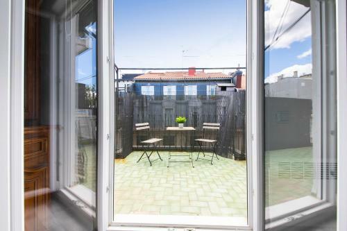 Beautiful Apartment With Terrace - Prime Location!