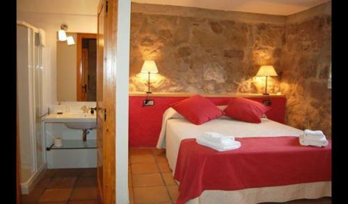 Santa Maria de Merles Villa Sleeps 14 With Pool