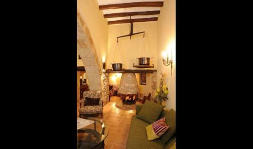 Santa Oliva Villa Sleeps 16 With Pool And Air Con