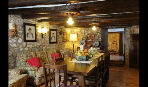 Santa Oliva Villa Sleeps 16 With Pool And Air Con