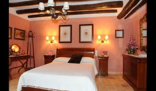 Santa Oliva Villa Sleeps 16 With Pool And Air Con