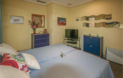 Nice Apartment In Santa Pola W/ 1 Bedrooms