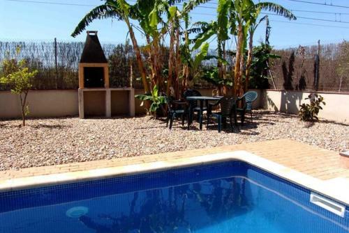 Sant Salvador Villa Sleeps 9 Pool